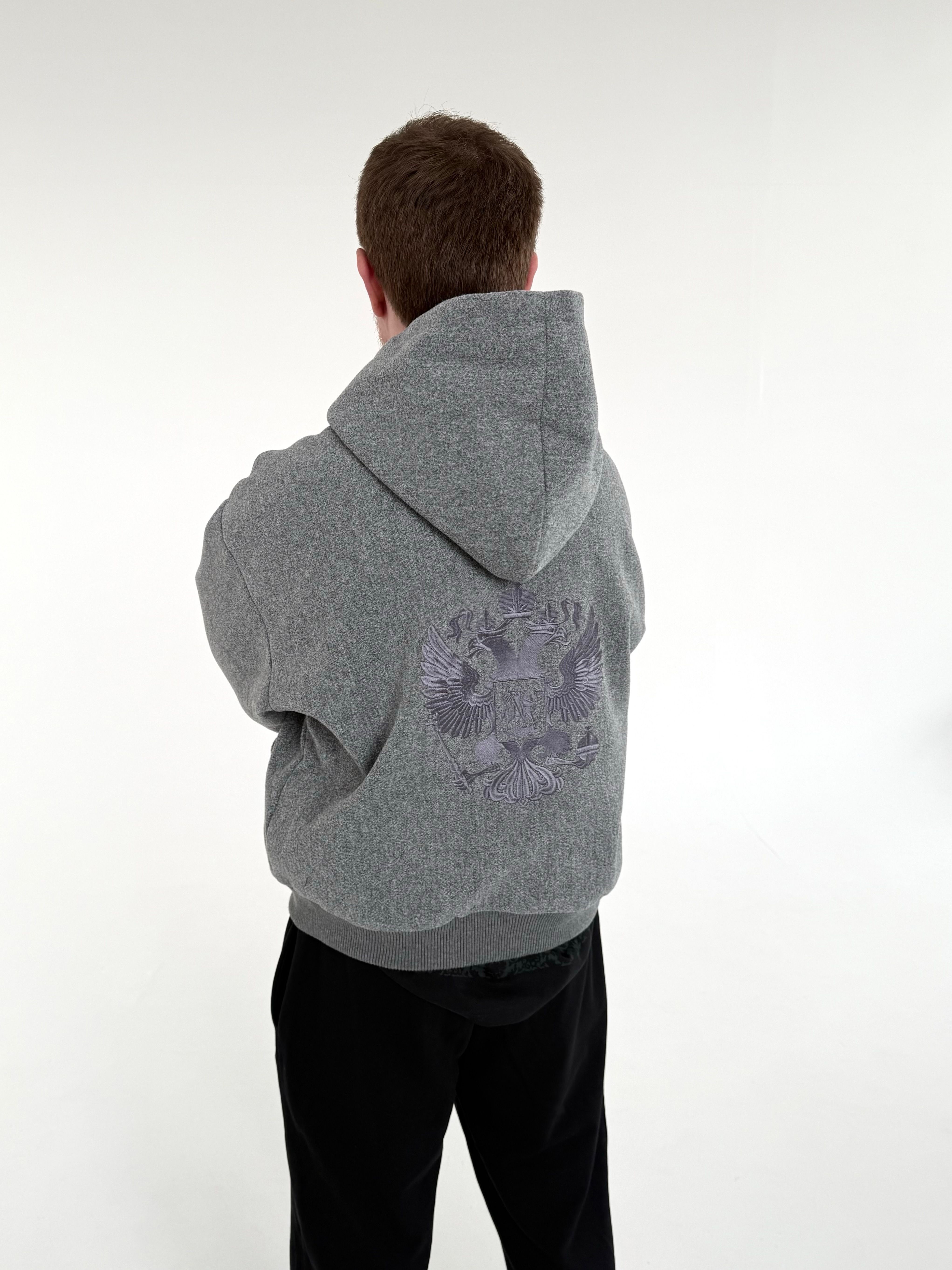 Бомбер в сером цвете с вышивкой герба