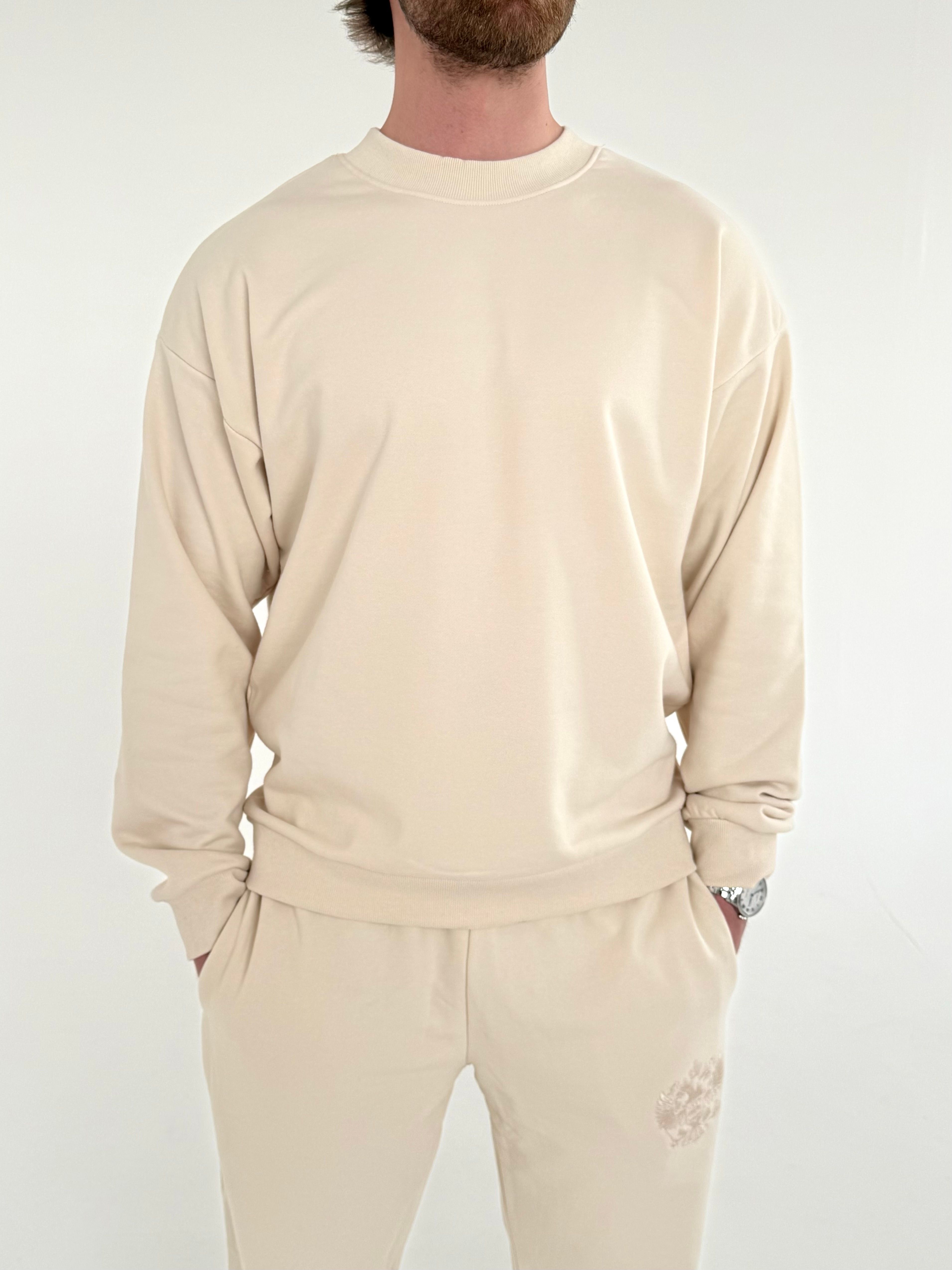 Молочный свитшот с вышивкой герба