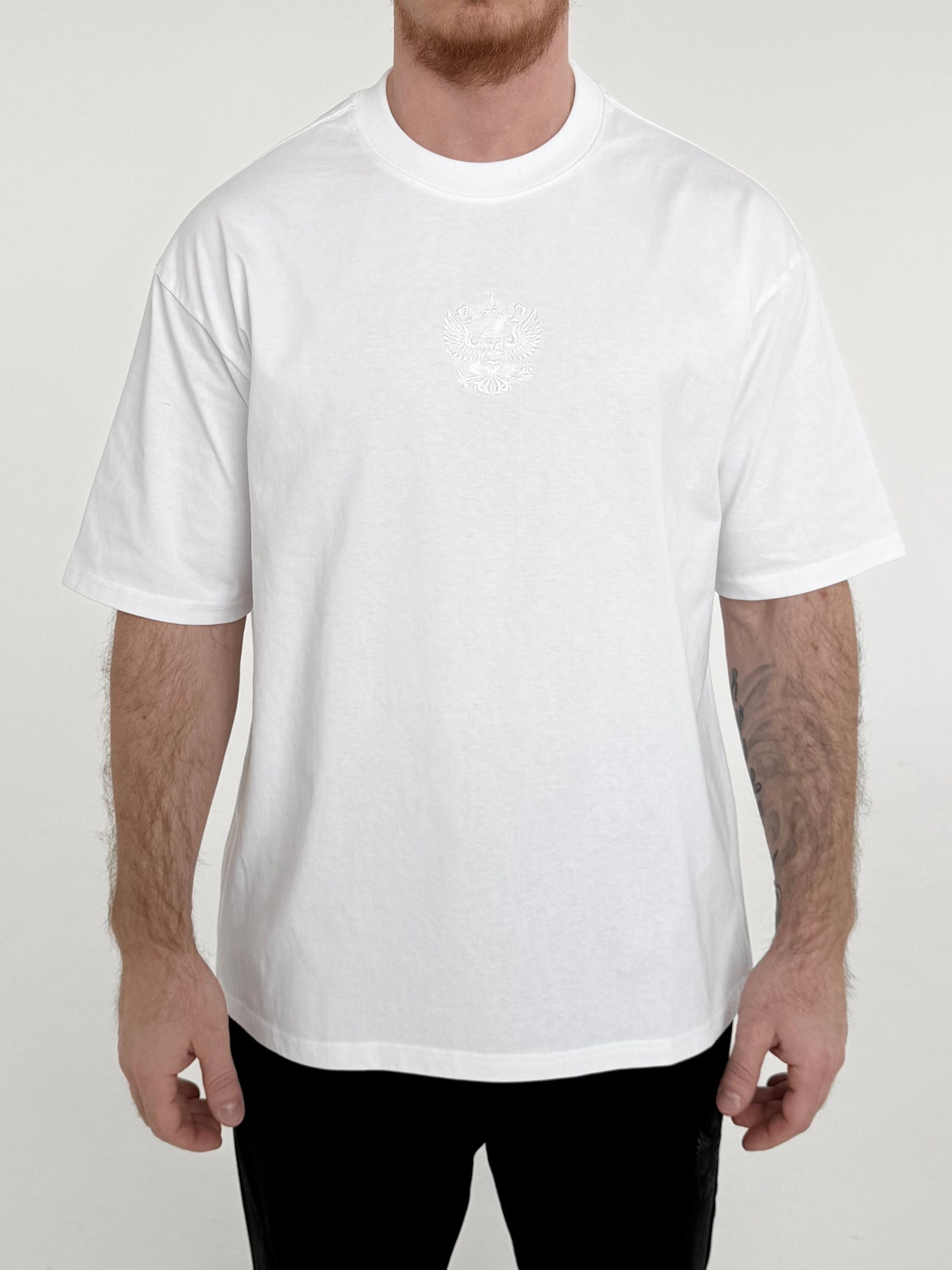 Футболка-ковер в белом цвете