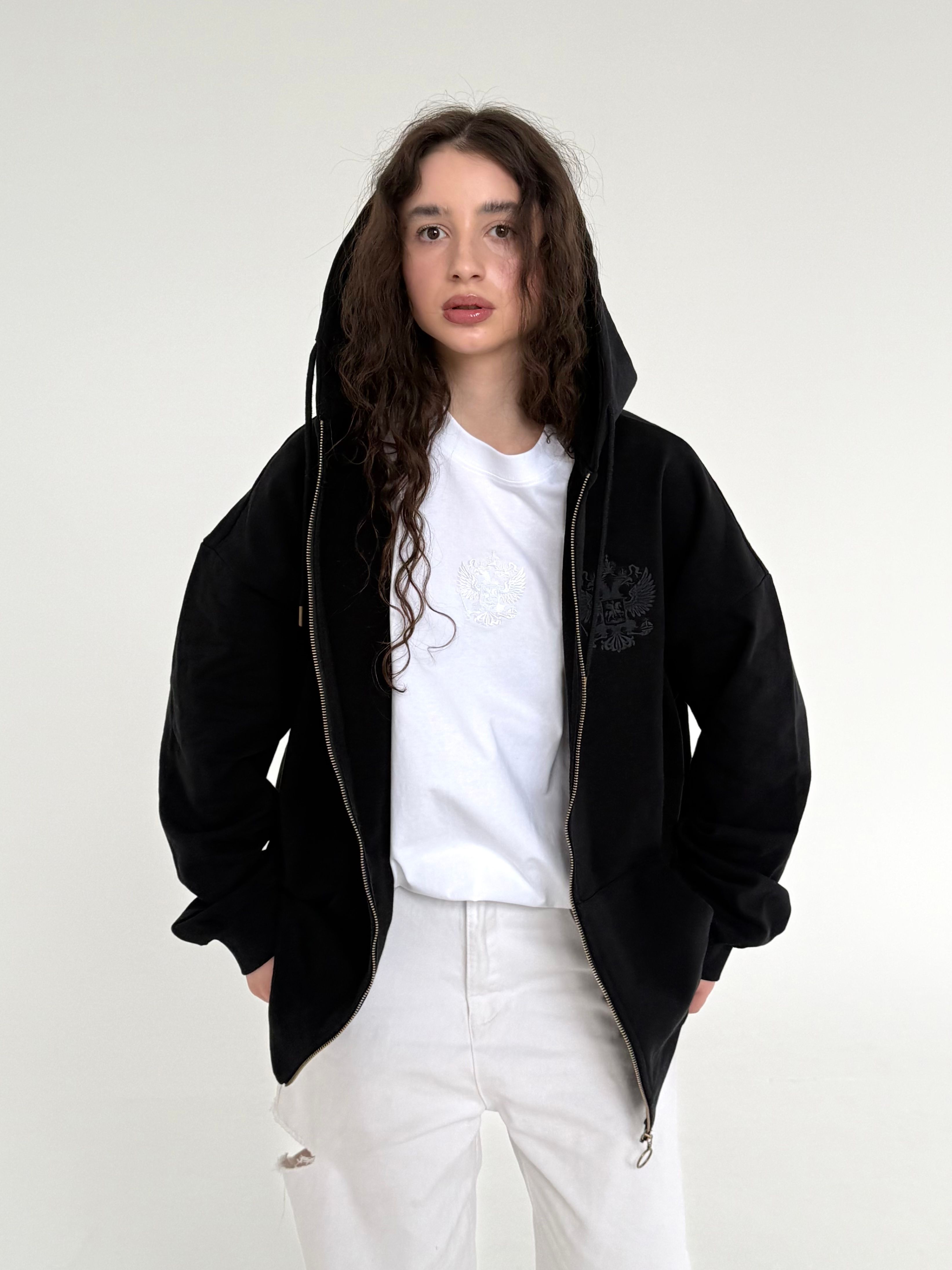 Футболка-ковер в белом цвете