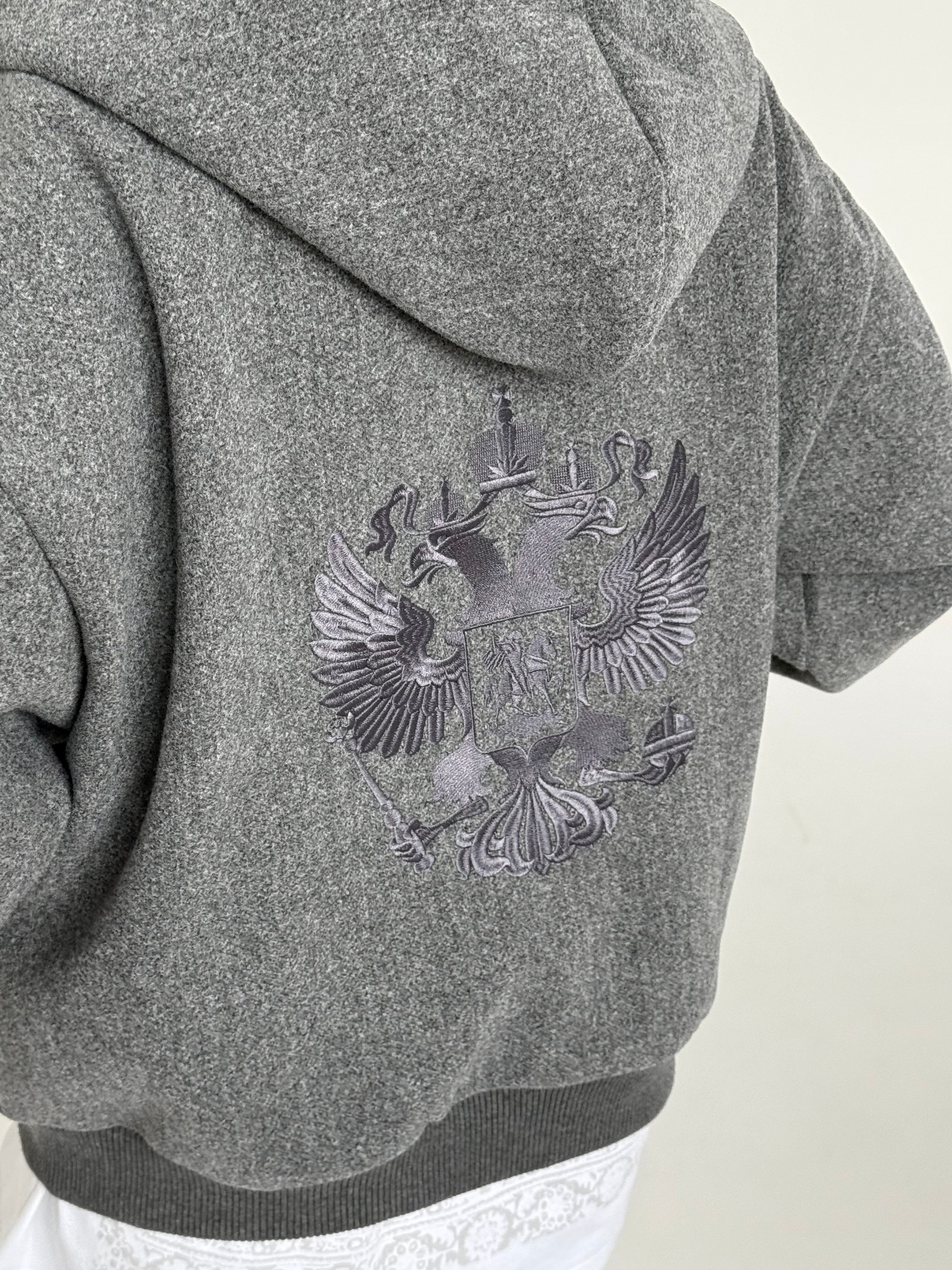 Бомбер в сером цвете с вышивкой герба