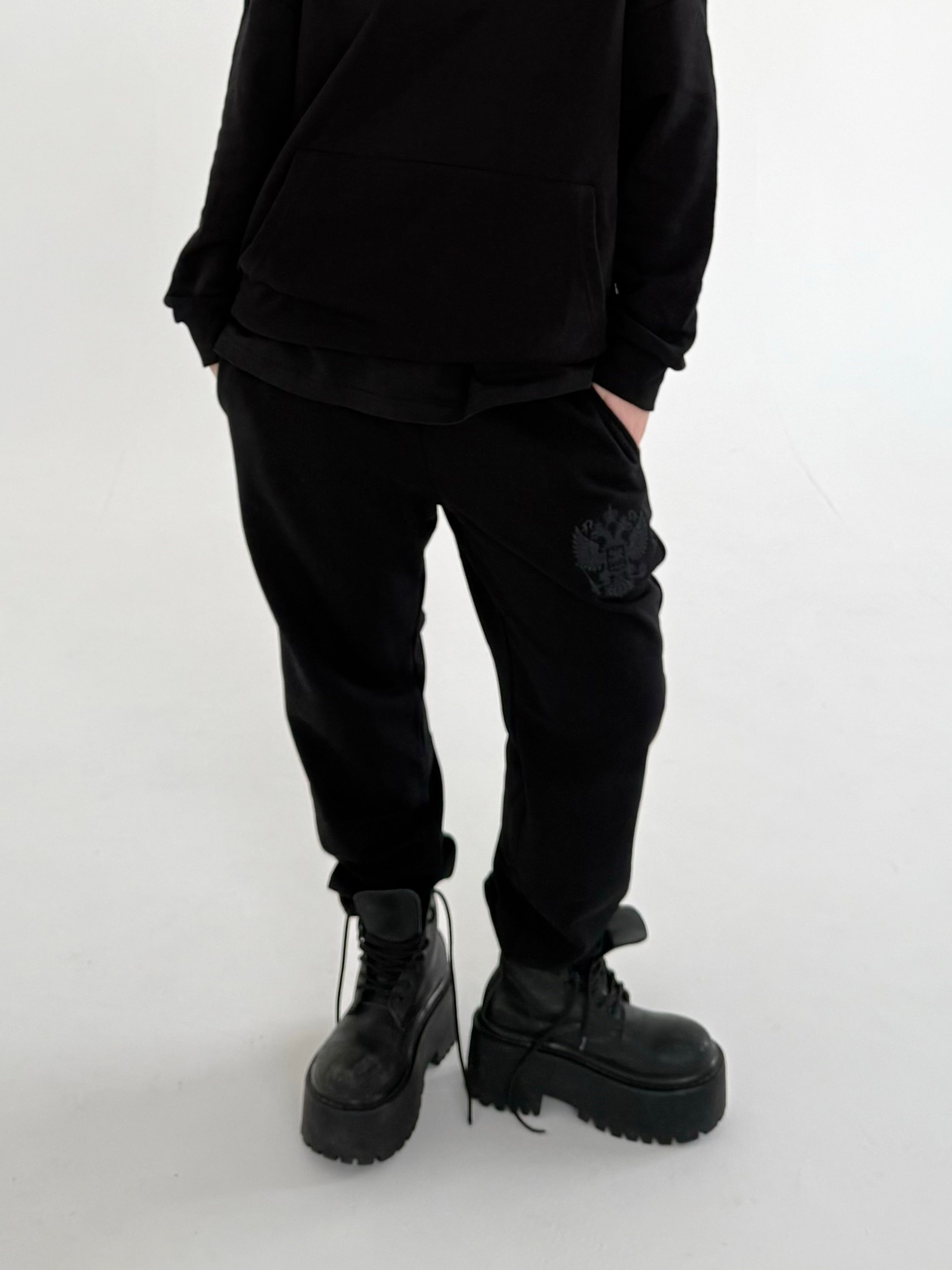 Черные штаны "Герб"