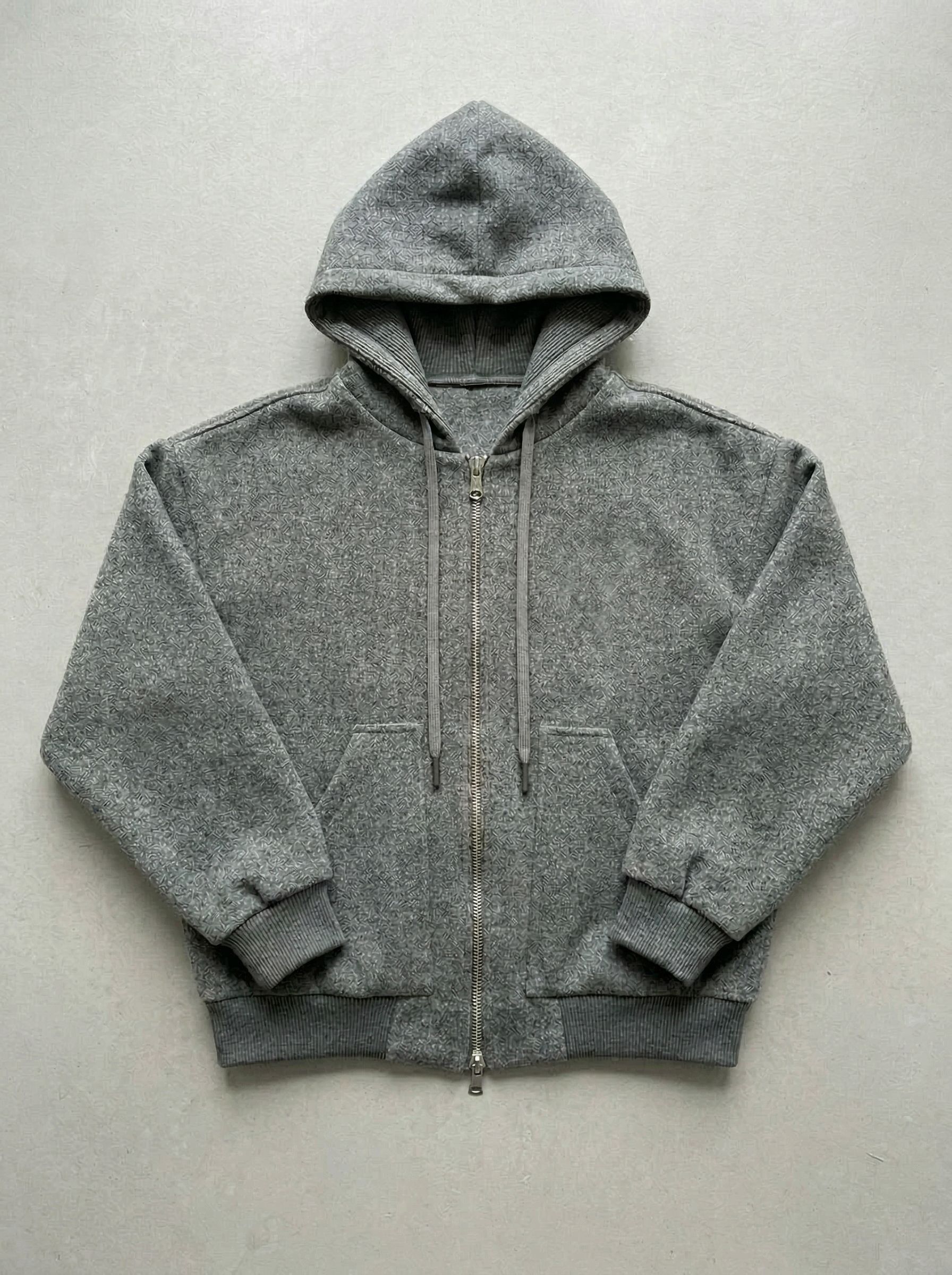 Бомбер в сером цвете с вышивкой герба