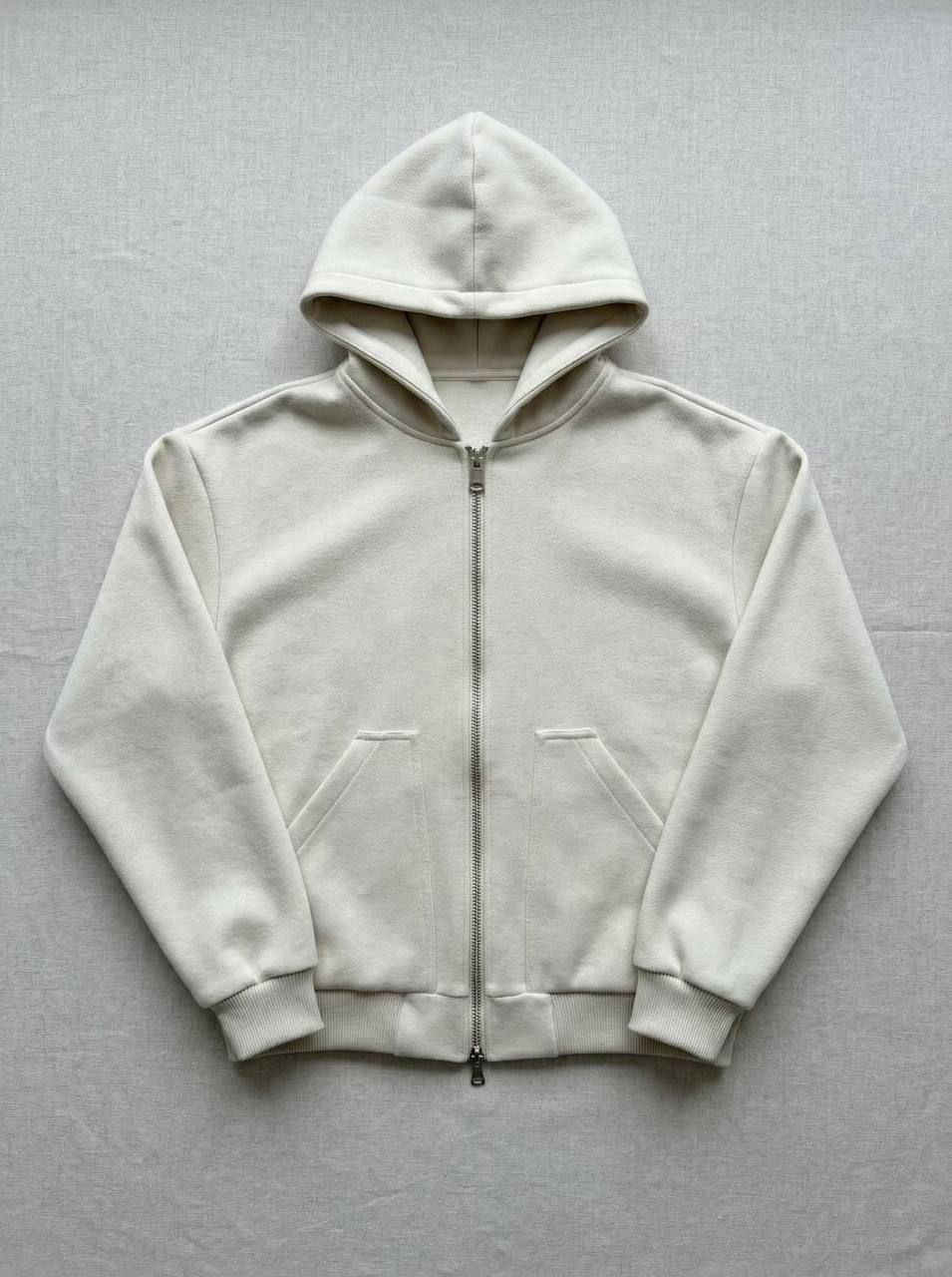 Бомбер в молочном цвете с вышивкой герба