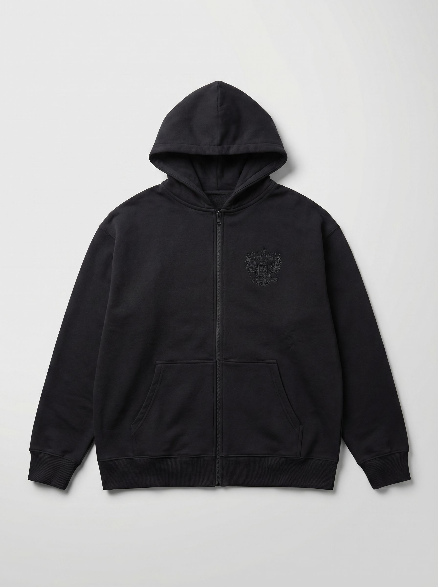 Кофта на замке с вышивкой "Герб" на груди