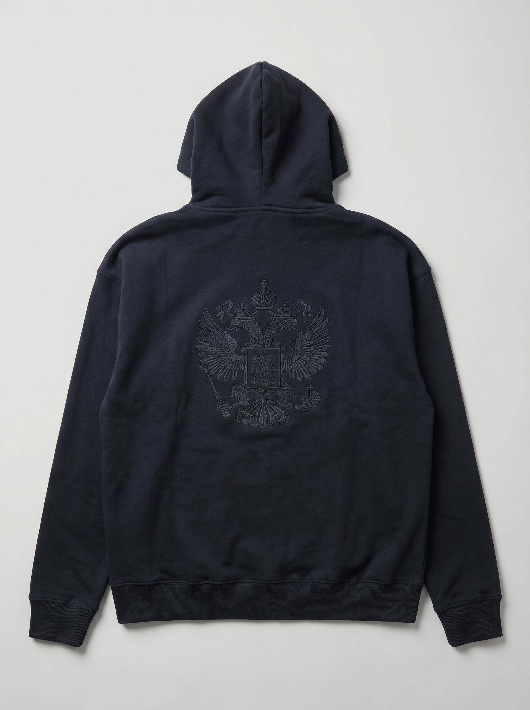 Кофта на замке с вышивкой "Герб" на спине